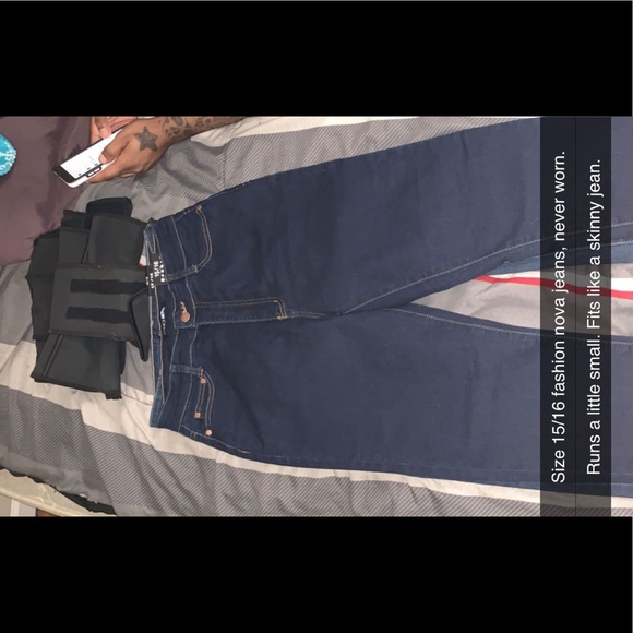 FASHION NOVA JEANS - Picture 2 of 2